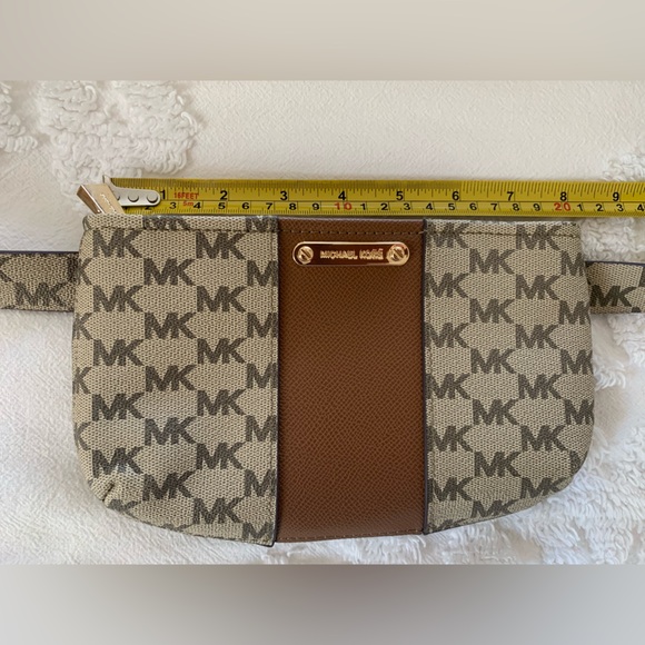 NWT Michael Kors Belt Bag: Beige/Brown, Gold Metal Logo, Synthetic Material L/XL - Picture 10 of 11